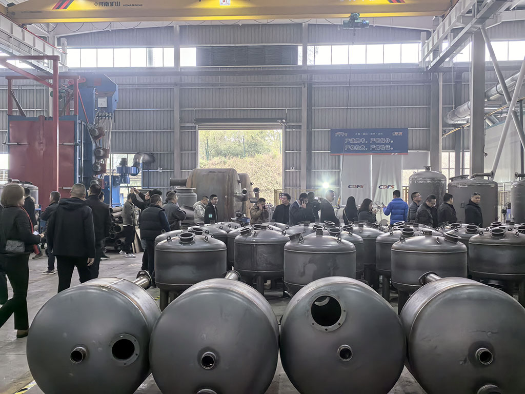 參觀(guān)多靈車(chē)間